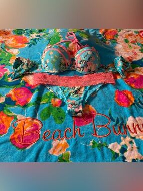 NWOT 3 PIECES beach bunny bikini set Large and matching towel; BAHAMA MAMA